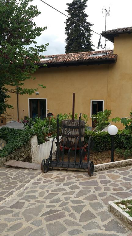 Ferienwohnung Casale Mammarella LʼAquila Exterior foto